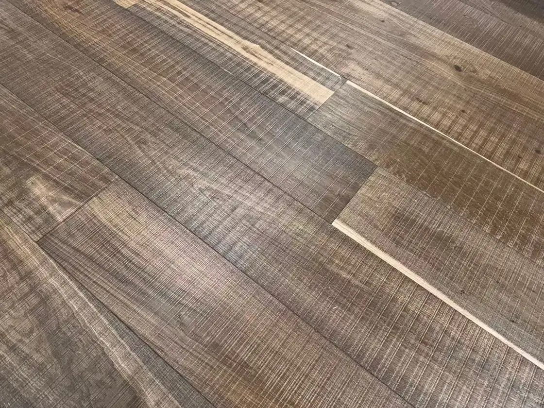 Luxe Smoked Long Plank — Bandsawn · Brushed Oiled