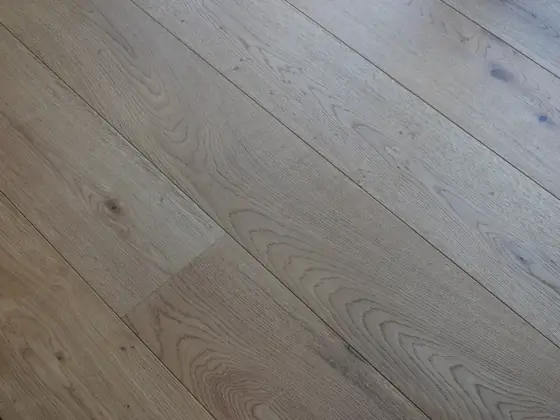 Natural Oak Long Plank — Classic · Brushed Oiled
